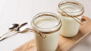 Can I substitute applesauce for Greek yogurt in baking? - can i substitute applesauce for greek yogurt in baking