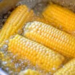 Can you leave boiled corn in water?