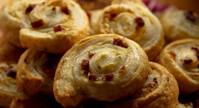Can you reheat cooked puff pastry?