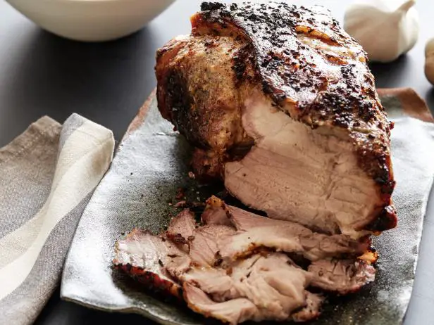 How long to cook a 10 pound pork shoulder in the oven?