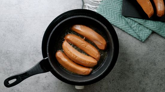 How to cook Richmond sausages in a frying pan?