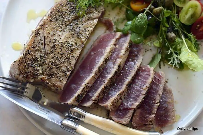 how to cook the skin of a tuna steak?