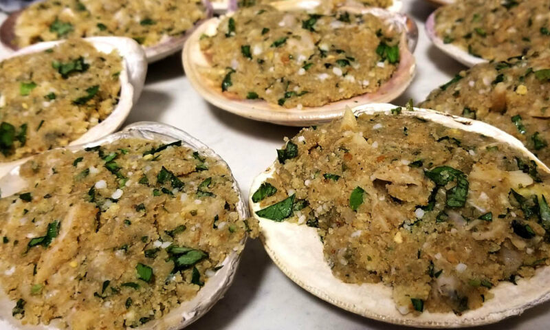 Often asked: How to cook stuffed clams from the grocery store?