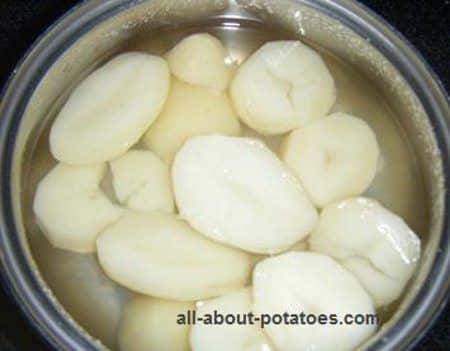 can you leave boiled potatoes in water overnight