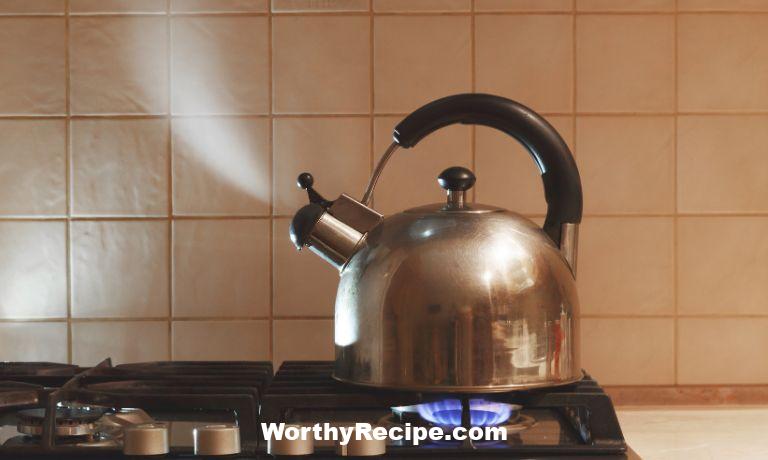 quick answer how long does a stovetop kettle take to boil