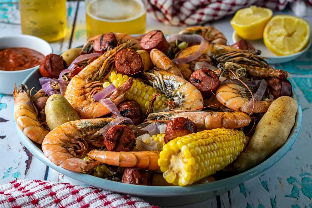 what accompaniments to serve with a low country boil