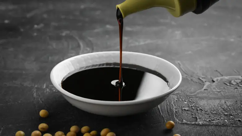 what will happen when soy sauce is mixed with cooking oil